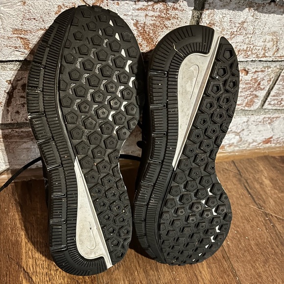 Nike Shoes Size 7 - Picture 4 of 4